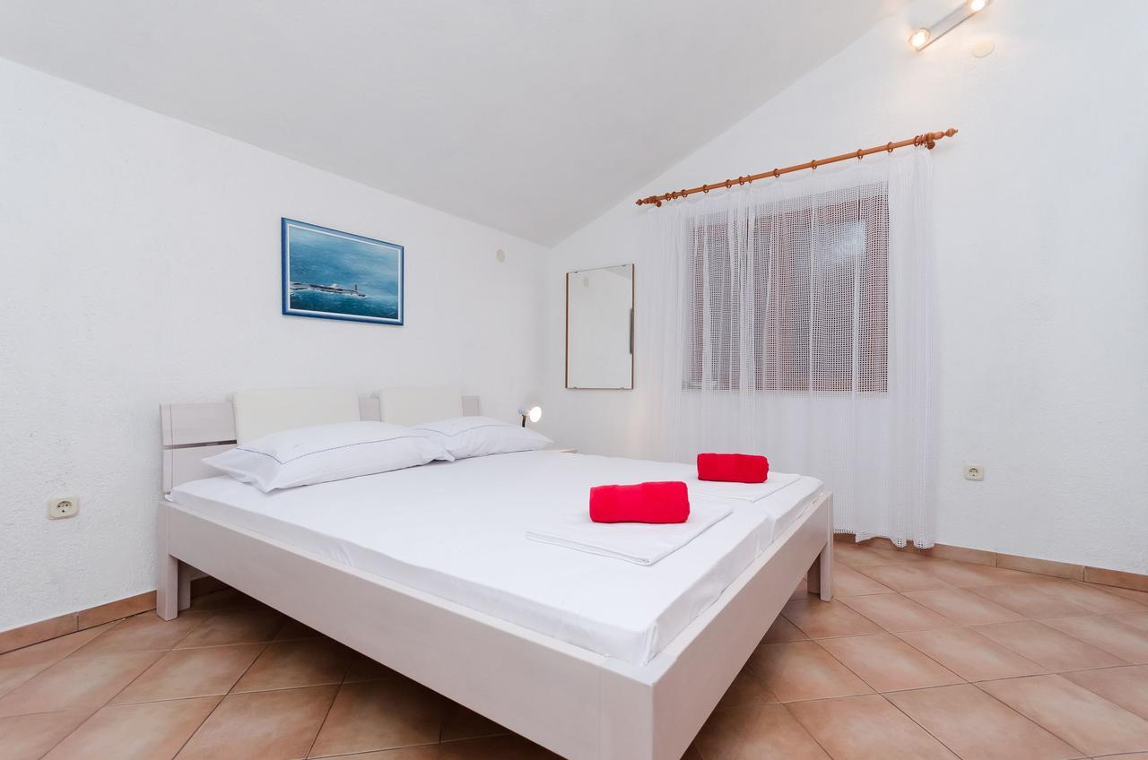 Apartments Sanja Sibinj Krmpotski Extérieur photo